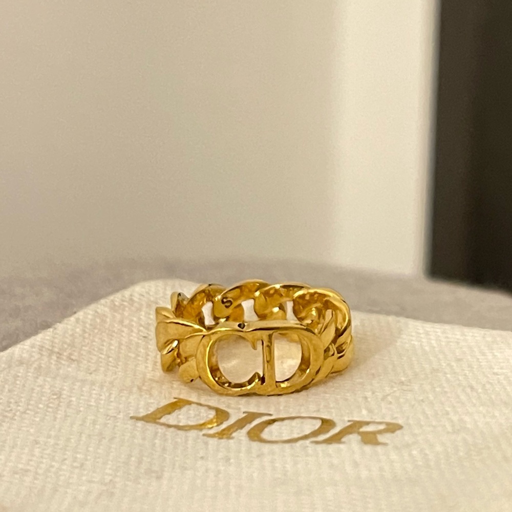 DIOR ring